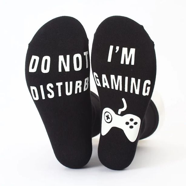 Kuviolliset sukat – Do Not Disturb -pelisukat